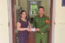 Hải Phòng: Công an phường hỗ trợ công dân nhận lại 50 triệu tiền chuyển nhầm tài khoản ngân hàng