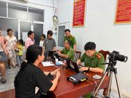 Công an Khánh Hòa tăng tốc cấp căn cước, định danh điện tử cho trẻ em
