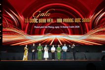 Gala “Tổ quốc bình yên - Hải Phòng rực sáng”: Niềm tự hào và khát vọng dựng xây thời đại mới