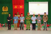 Ra mắt mô hình “Lắp đặt cầu dao chống cháy, nổ cho các hộ dân”