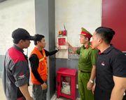 Tăng cường công tác tuyên truyền, hướng dẫn lắp đặt thiết bị truyền tin báo cháy tại các cơ sở thuộc diện quản lý về phòng cháy, chữa cháy