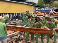 Công an xã Keng Đu, tỉnh Nghệ An hỗ trợ dựng nhà cho 02 gia đình có hoàn cảnh khó khăn