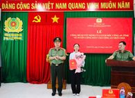 Tạm tuyển vợ đồng chí Thiếu tá Nguyễn Xuân Hải vào lực lượng Công an nhân dân