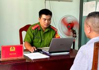 Hỗ trợ người dân nhận lại 415 triệu đồng chuyển nhầm
