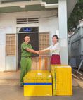 Công an xã tìm và trao trả tài sản trị giá  hơn 300 triệu đồng cho người dân