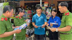 Cần Thơ: Công an xã, phường tăng tốc thực hiện Chiến dịch “60 ngày, đêm hướng dẫn người dân kích hoạt và tích hợp thông tin,  dữ liệu trên VNeID mức 2”
