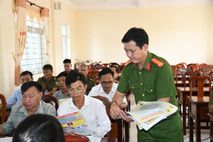 Ra mắt mô hình phường thực hiện tốt công tác vận động thu hồi vũ khí, vật liệu nổ