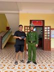 Công an phường Điện Biên Phủ, tỉnh Điện Biên kịp thời trao trả tài sản cho người dân