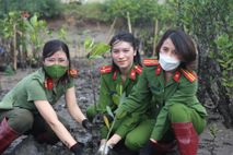 Công an tỉnh Quảng Ninh chủ động bảo vệ đa dạng sinh học từ sớm, từ xa