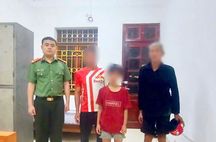 Tuyên Quang: Công an xã Bắc Mê kịp thời hỗ trợ, bàn giao cháu bé đi lạc ven sông Gâm về với gia đình
