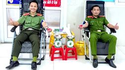 02 chiến sỹ Công an tỉnh Quảng Trị kịp thời hiến máu cứu sống cháu bé trong tình trạng nguy cấp