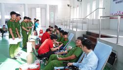 Chương trình hiến máu tình nguyện: “Giọt máu nghĩa tình – Vì Nhân dân phục vụ” 
