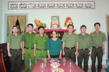 Công an TP. Hồ Chí Minh bàn giao công trình nhà tình nghĩa