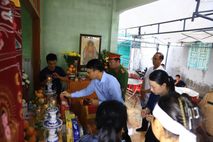 Khánh Hòa: Lãnh đạo UBND tỉnh và Công an tỉnh thăm hỏi gia đình các nạn nhân vụ tai nạn giao thông đặc biệt nghiêm trọng tại Đồng Nai