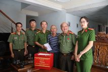Công an tỉnh Điện Biên đẩy mạnh hoạt động tri ân gia đình chính sách, thân nhân liệt sĩ