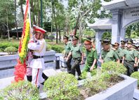 Công an tỉnh Tuyên Quang tổ chức các hoạt động sinh hoạt chính trị tại Nghệ An - Hà Tĩnh