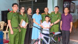 Trại tạm giam Công an tỉnh Thanh Hoá nhận đỡ đầu học sinh có hoàn cảnh đặc biệt khó khăn