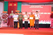 Phát huy vai trò nòng cốt của chức sắc tôn giáo và củng cố pháo đài an ninh cơ sở
