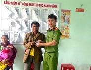 Gia Lai: Tặng sim miễn phí, mở cánh cửa số cho người dân vùng khó