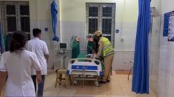 Điện Biên: Cảnh sát giao thông kịp thời hỗ trợ người dân bị rắn cắn đi cấp cứu