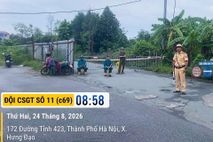 Cảnh sát giao thông Hà Nội phối hợp lực lượng ứng phó các điểm cầu ngập, sạt lở, bảo đảm an toàn giao thông