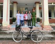Hải Phòng: Công an phường Bạch Đằng kịp thời giúp đỡ, đưa cụ ông đi lạc trong đêm về với gia đình