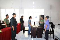 Khởi tố, bắt tạm giam đối tượng có hành vi lợi dụng các quyền tự do dân chủ xâm phạm lợi ích của Nhà nước.
