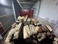 Hưng Yên: Khởi tố 2 đối tượng mua bán hơn 18 tấn gỗ Sa mu dầu thuộc nhóm IA