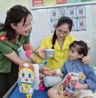 Trao yêu thương, sẻ chia cùng bệnh nhi tại Bệnh viện Sản nhi Hưng Yên