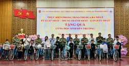 Gửi yêu thương theo những chuyến xe đến trường.