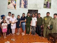 Công an xã Thanh Kỳ, tỉnh Thanh Hoá kịp thời hỗ trợ sản phụ vượt lũ, đỡ đẻ thành công
