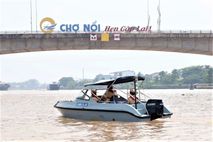 Công an thành phố Cần Thơ bảo đảm an toàn du lịch Chợ nổi Cái Răng mùa mưa bão