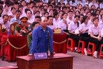 Hải Phòng: Tổ chức Phiên tòa lưu động kết hợp tuyên truyền pháp luật trực quan giúp học sinh hiểu rõ hơn về hậu quả của ma túy.