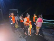 Công an Thành phố Hồ Chí Minh kịp thời cứu 12 người dân bị mắc kẹt tại công trình Suối Cái