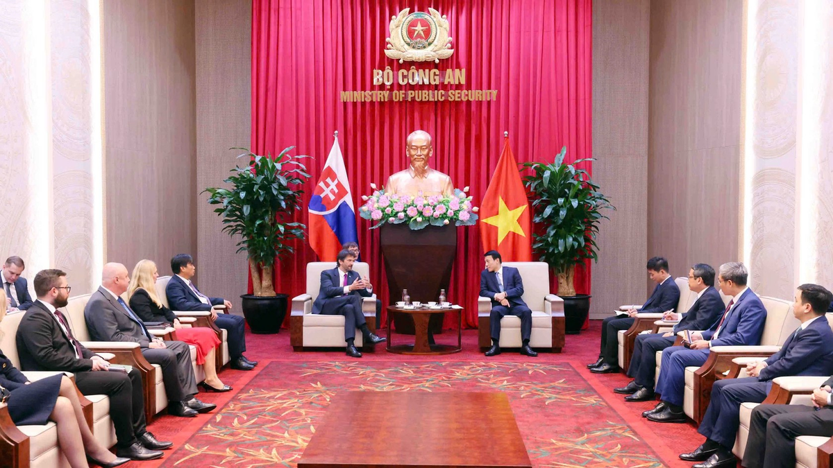 Bộ trưởng Lương Tam Quang tiếp Phó Thủ tướng, Bộ trưởng Bộ Quốc phòng Slovakia