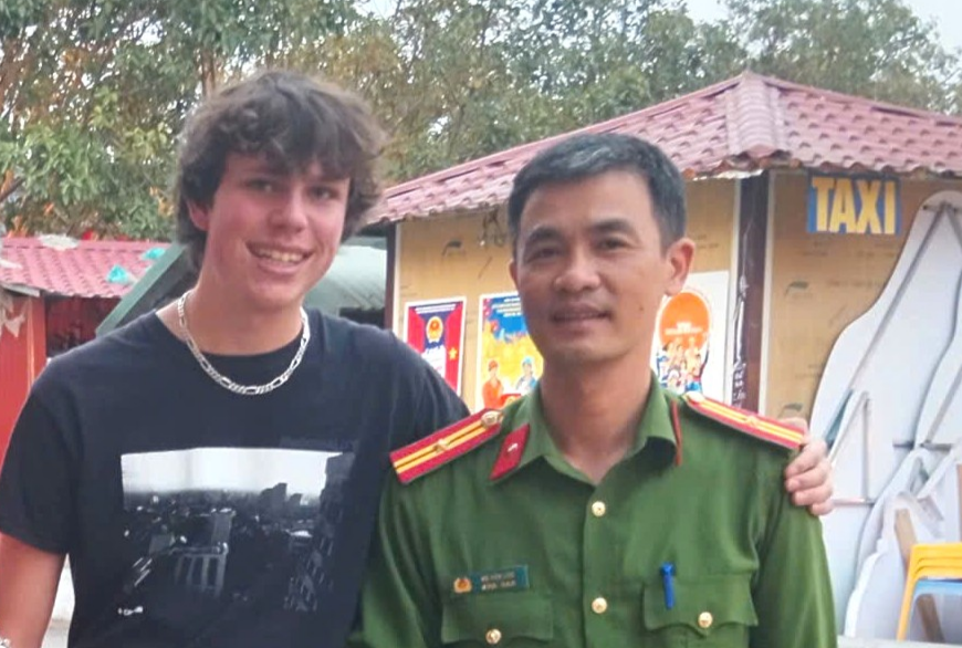 Công an Ninh Bình kịp thời hỗ trợ du khách nước ngoài tìm lại tài sản thất lạc