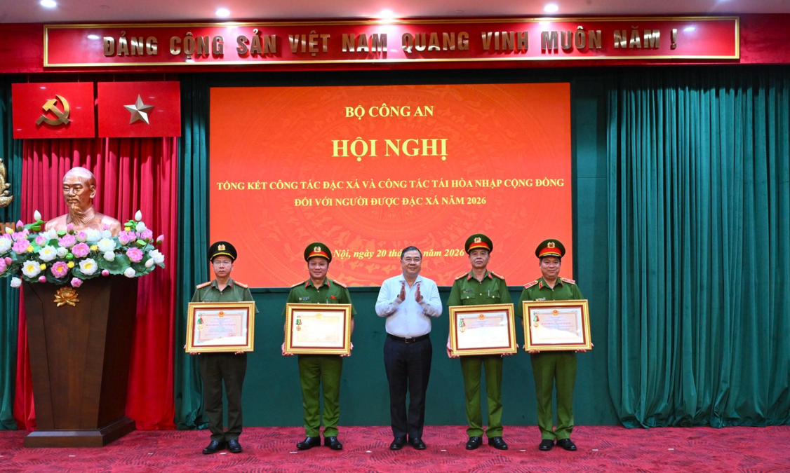 Công tác đặc xá phải luôn gắn kết chặt chẽ với công tác tái hòa nhập cộng đồng