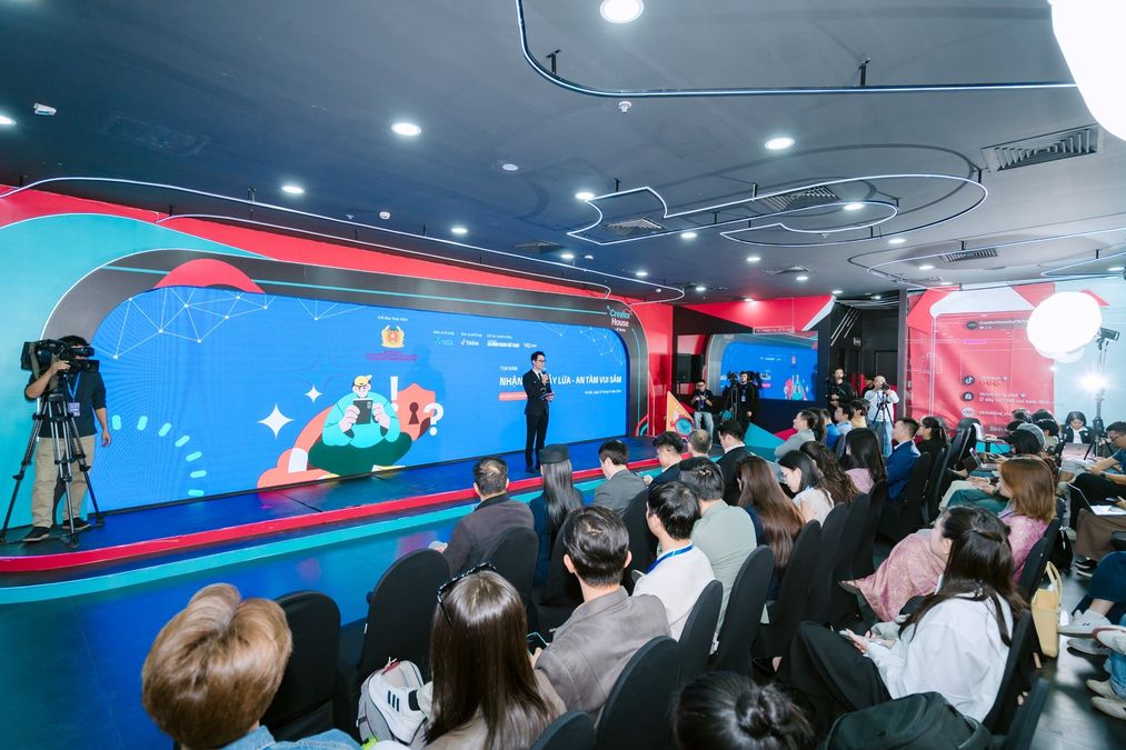 Chống lừa đảo trực tuyến 2025: Lan tỏa thông điệp “Nhận diện bẫy lừa - An tâm vui sắm”