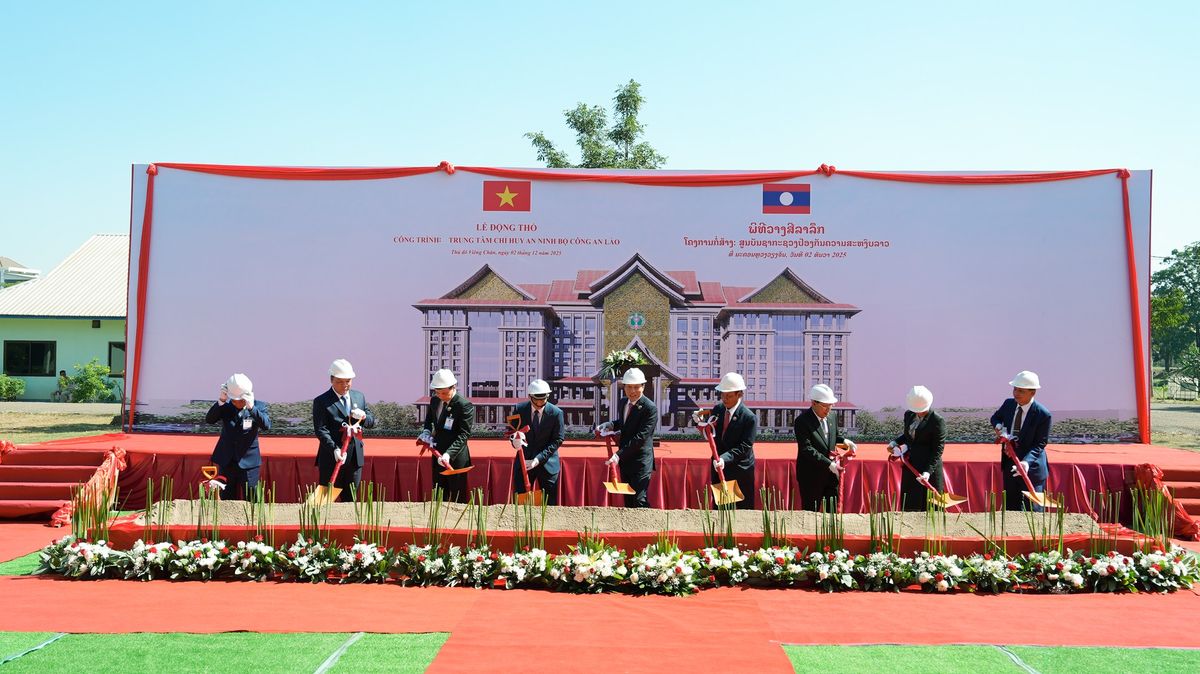 Bộ trưởng Lương Tam Quang dự Lễ động thổ công trình Trung tâm Chỉ huy An ninh Bộ Công an Lào