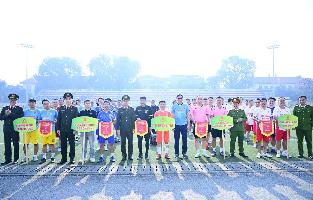 Khai mạc Giải bóng đá kỷ niệm 80 năm Ngày truyền thống lực lượng Tham mưu CAND