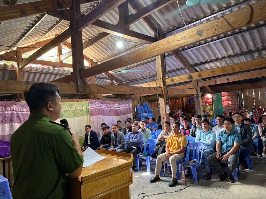 Lai Chau police reach every village to instruct people to prevent human trafficking