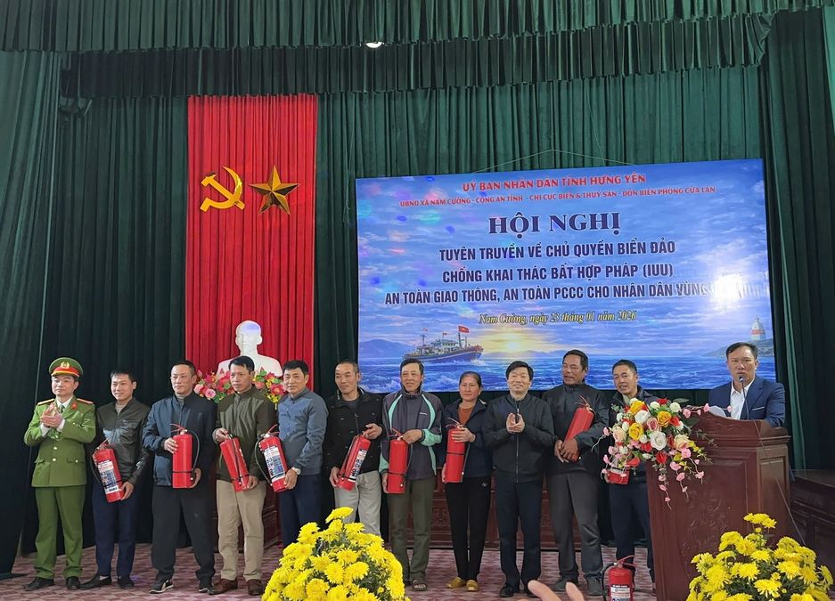 Nâng cao "lá chắn" an toàn phòng cháy, chữa cháy cho ngư dân ra khơi bám biển