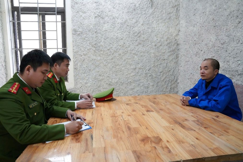 Khởi tố, bắt tạm giam đối tượng dùng giấy chứng nhận quyền sử dụng đất giả để lừa đảo chiếm đoạt tài sản