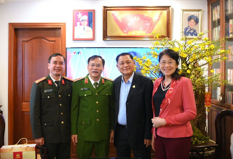 Thứ trưởng Nguyễn Văn Long thăm hỏi, tri ân các đồng chí nguyên lãnh đạo Bộ Công an và thân nhân gia đình cố lãnh đạo Bộ 