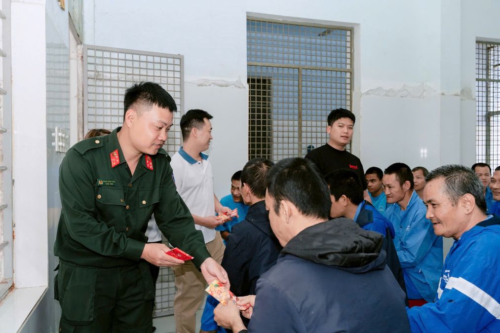 Mang Xuân yêu thương đến Trung tâm Điều dưỡng Người Tâm thần thành phố Đà Nẵng