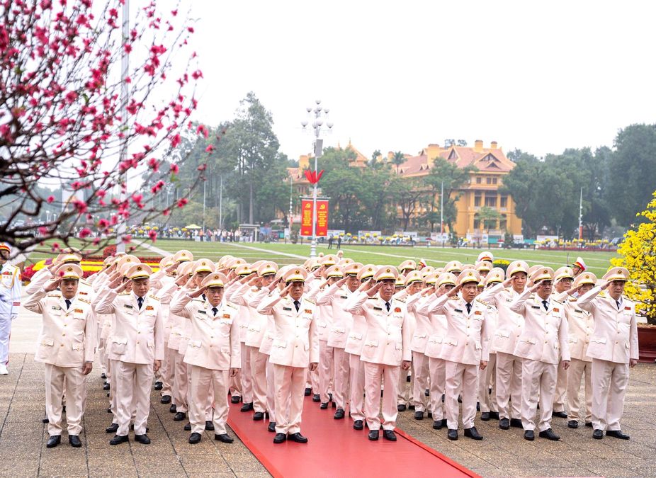 Đoàn đại biểu Đảng ủy Công an Trung ương, Bộ Công an vào Lăng viếng Chủ tịch Hồ Chí Minh nhân dịp Tết Nguyên đán Bính Ngọ năm 2026