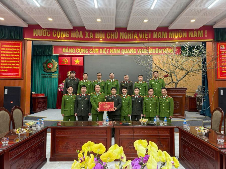 Công an phường Tây Hồ: Giữ bình yên địa bàn, phục vụ Nhân dân vui Xuân đón Tết