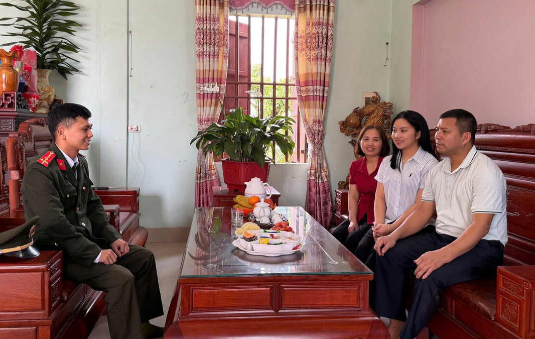 Bắc Ninh: Nữ công dân tốt nghiệp đại học hăng hái tham gia nghĩa vụ Công an nhân dân