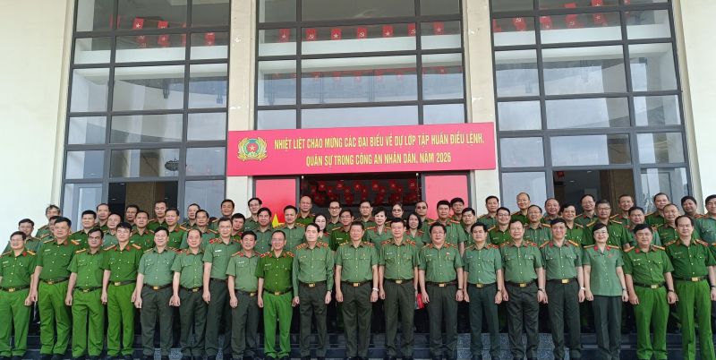 Khai mạc lớp tập huấn điều lệnh, quân sự trong Công an nhân dân năm 2026 khu vực phía Nam