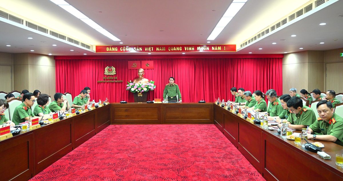 Đưa công tác tham mưu ngày càng đi vào nền nếp, hướng tới mục tiêu xây dựng lực lượng CAND trong sạch, vững mạnh, chính quy, tinh nhuệ, hiện đại